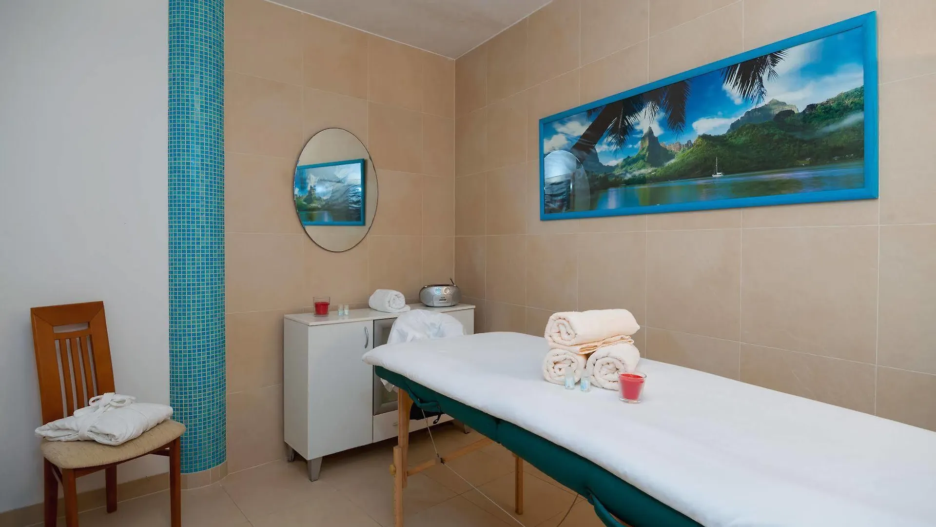 Hotel Rotondo Donji Seget 4*,
