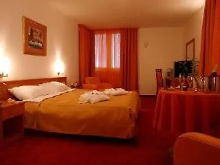 Hotel Rotondo ドニー・セゲット